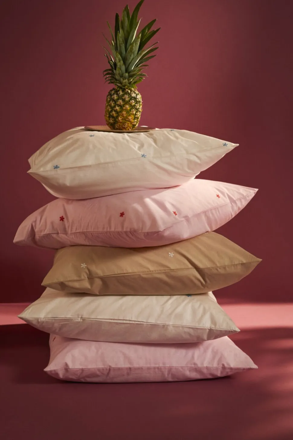 Daisy Sengetøj 140x220 cm pink/rød DK