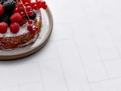 Dug Tiles Damask Optisk hvid