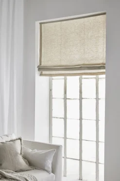 Ebba Roman Blind
