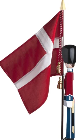 Fanebærer mellem malet bøg