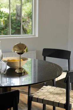 Flowerpot Portable Lamp VP9, Magnetic Charger