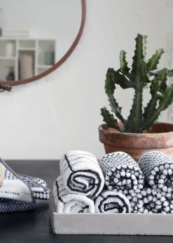 GRID fingertip towel