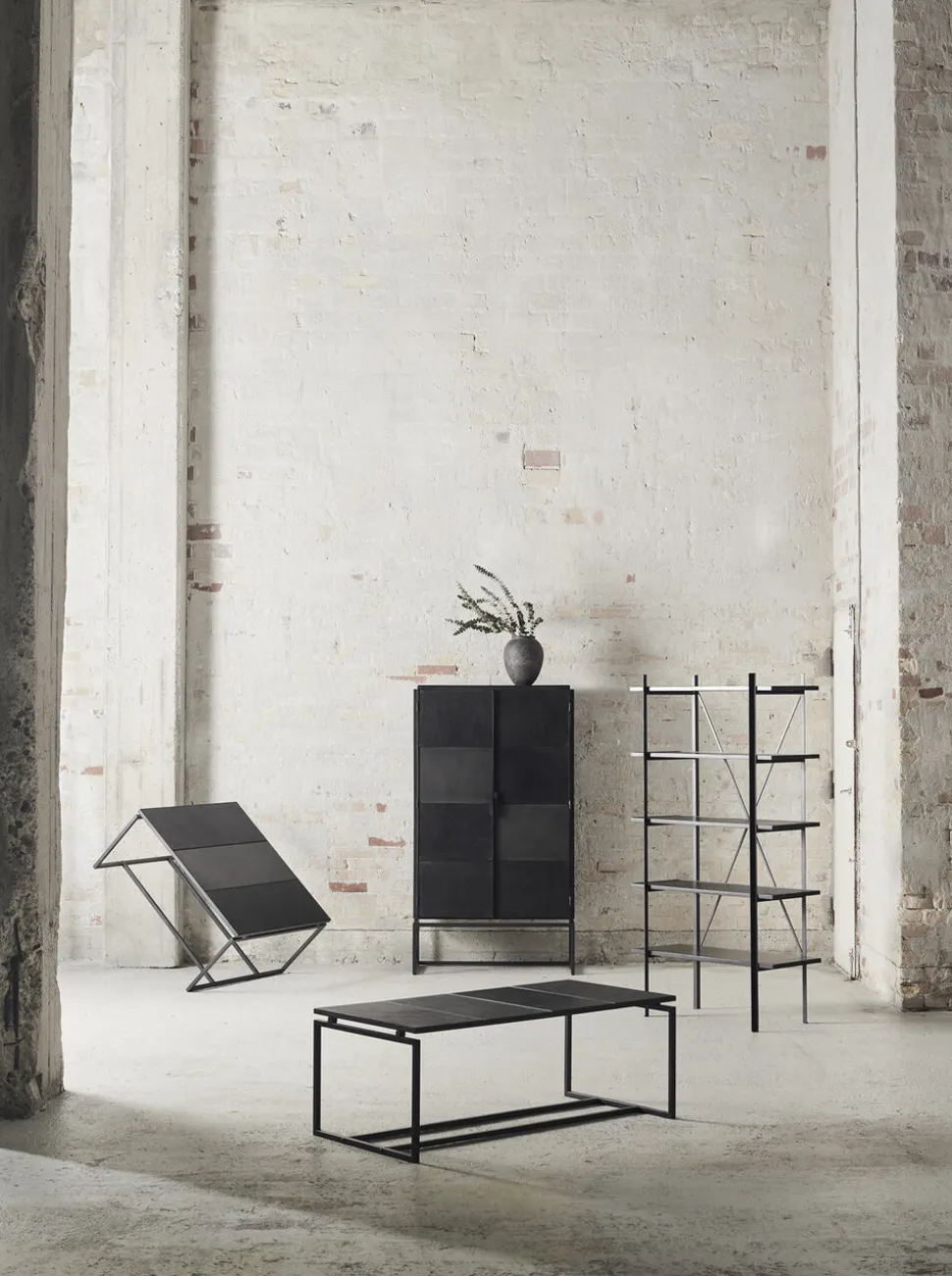 Højskab Austin - Sort