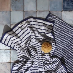 Nuance Håndklæde 50x100 cm mørk blå/hvid