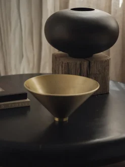 Surround Vase, H17,5, Wood